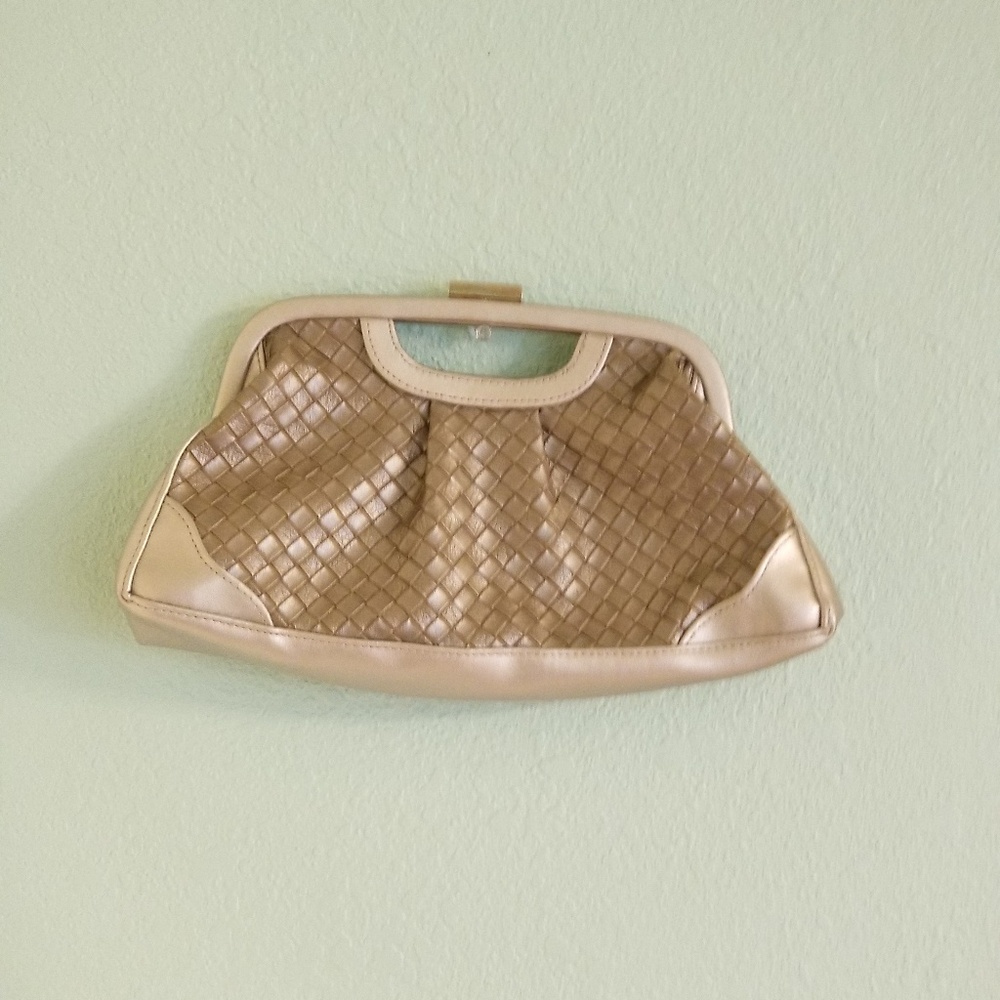 Silver evening clutch.